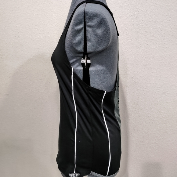 Strong Lift Wear woman's racer back tank size Medium - Picture 3 of 6